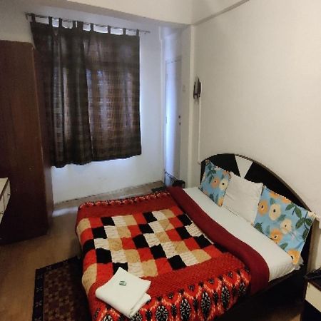 Capital O 8272 Hotel Pratigya Residency ガントク エクステリア 写真