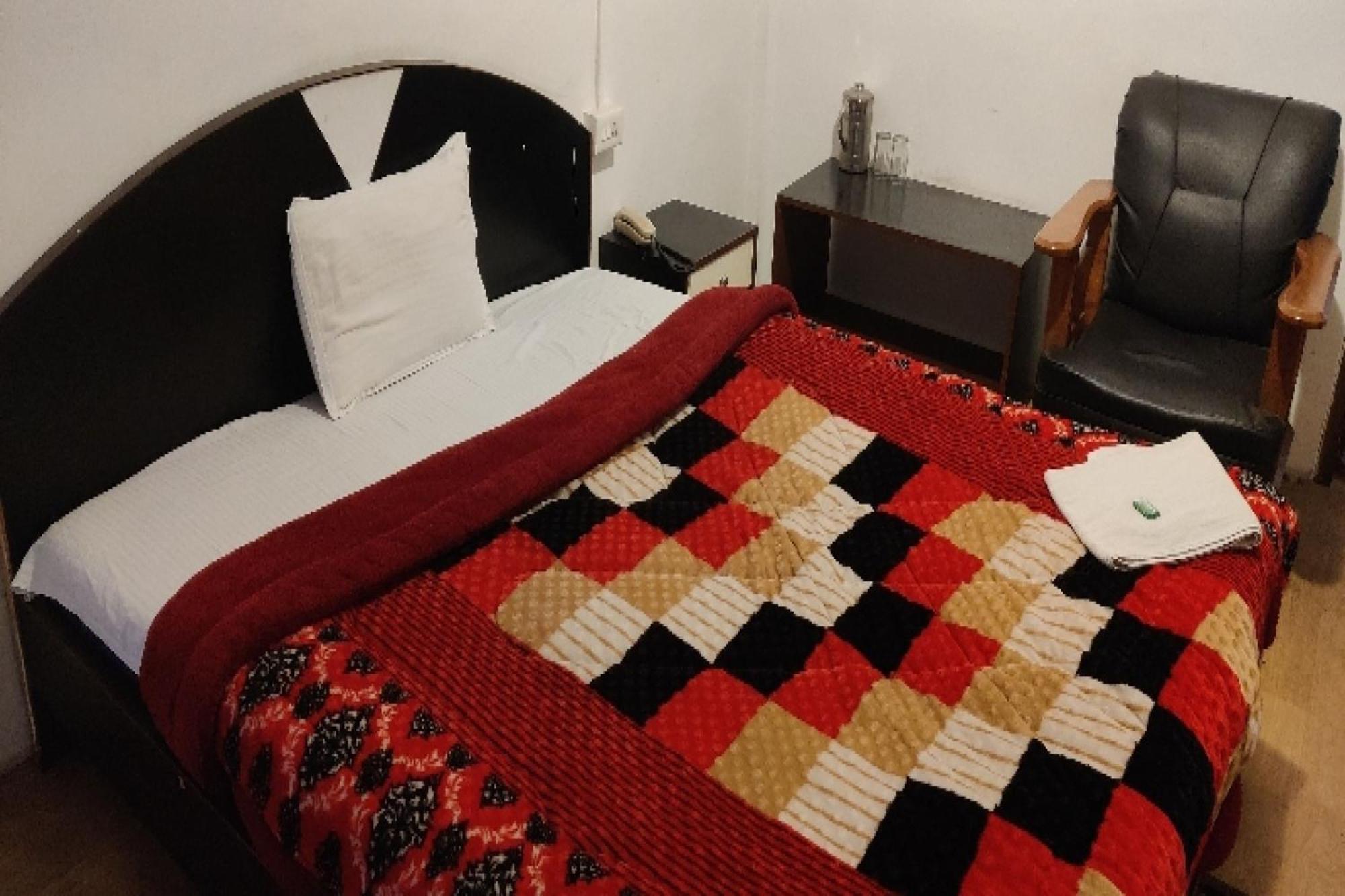 Capital O 8272 Hotel Pratigya Residency ガントク エクステリア 写真