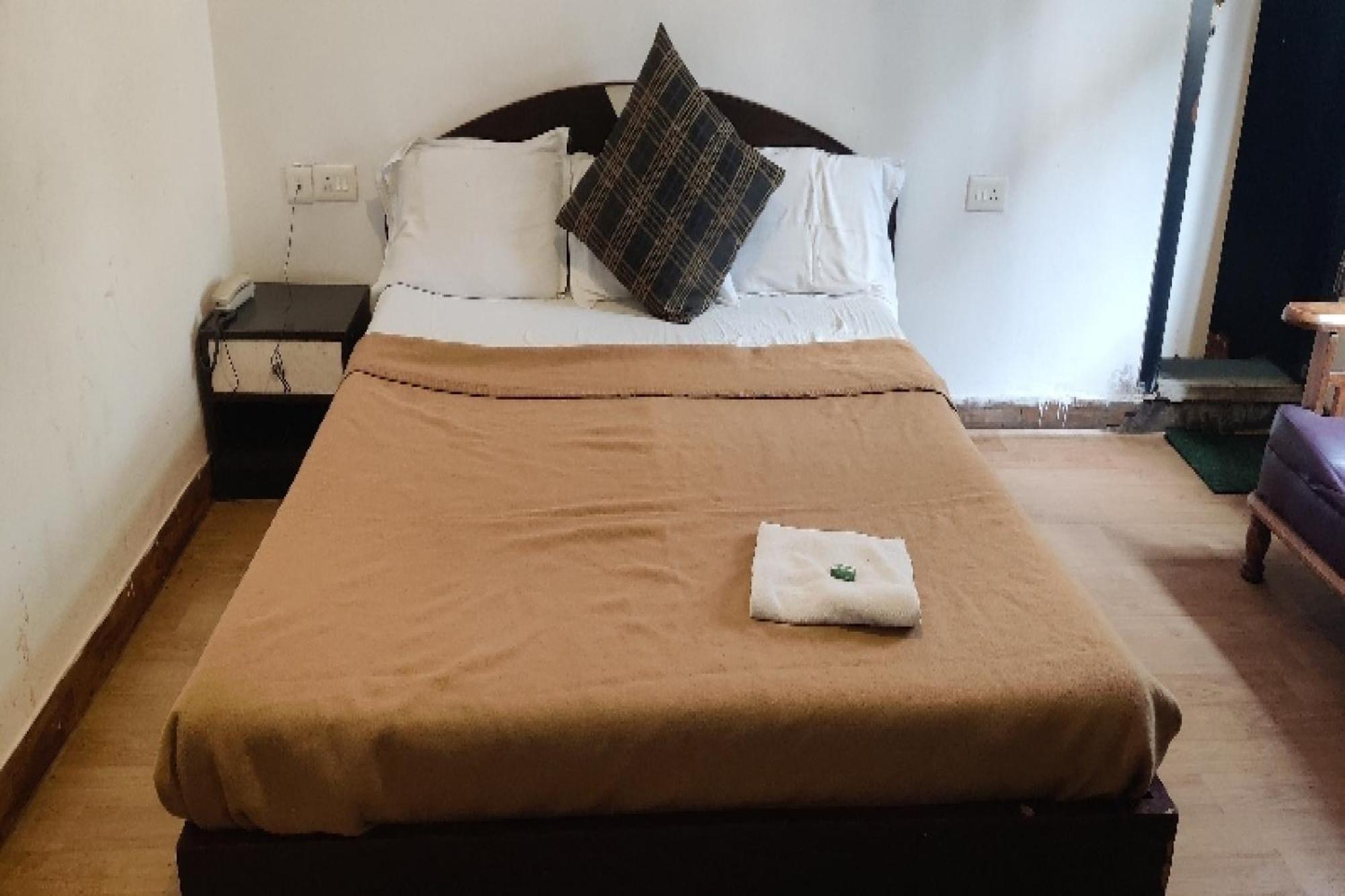 Capital O 8272 Hotel Pratigya Residency ガントク エクステリア 写真