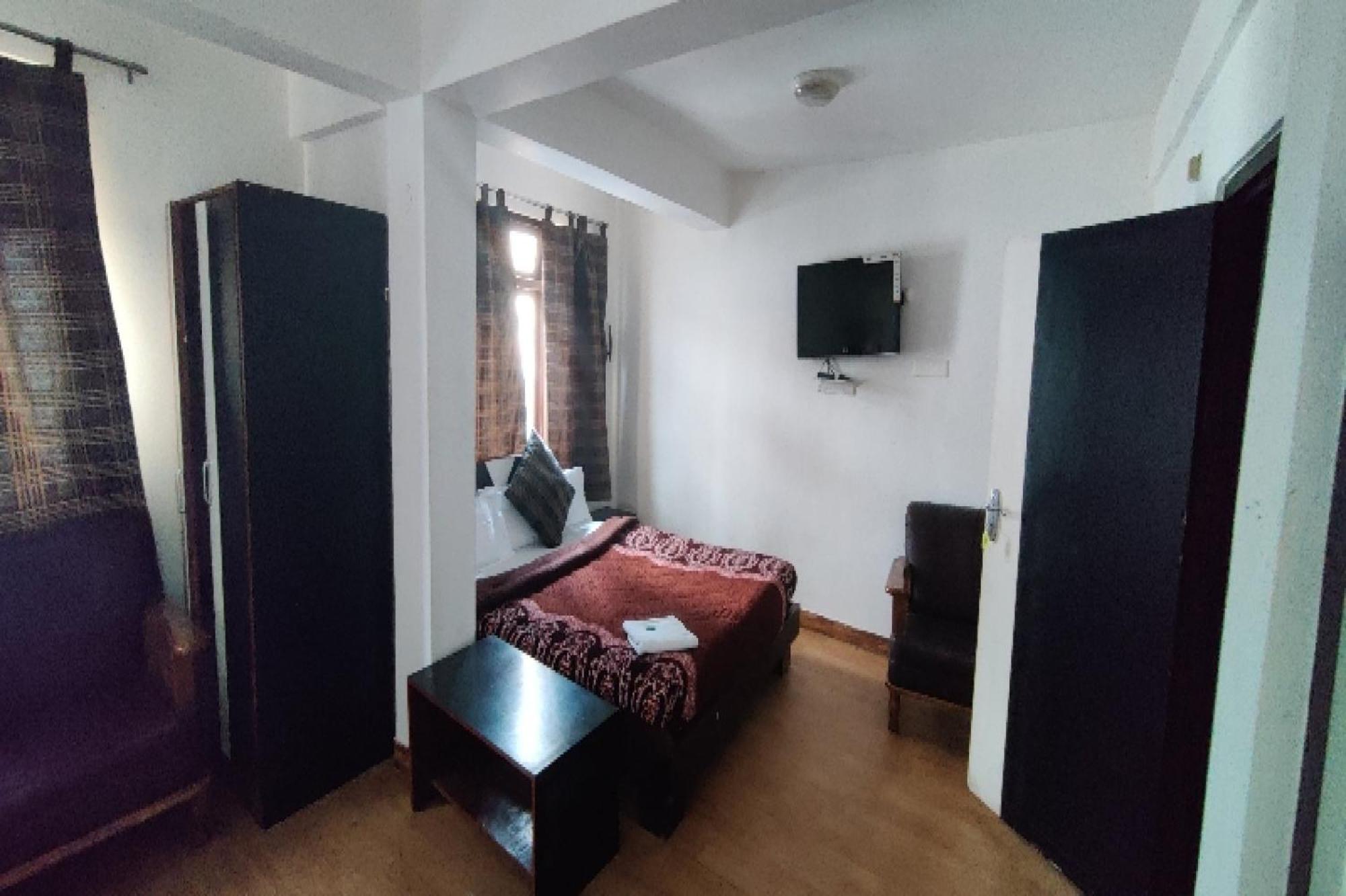 Capital O 8272 Hotel Pratigya Residency ガントク エクステリア 写真